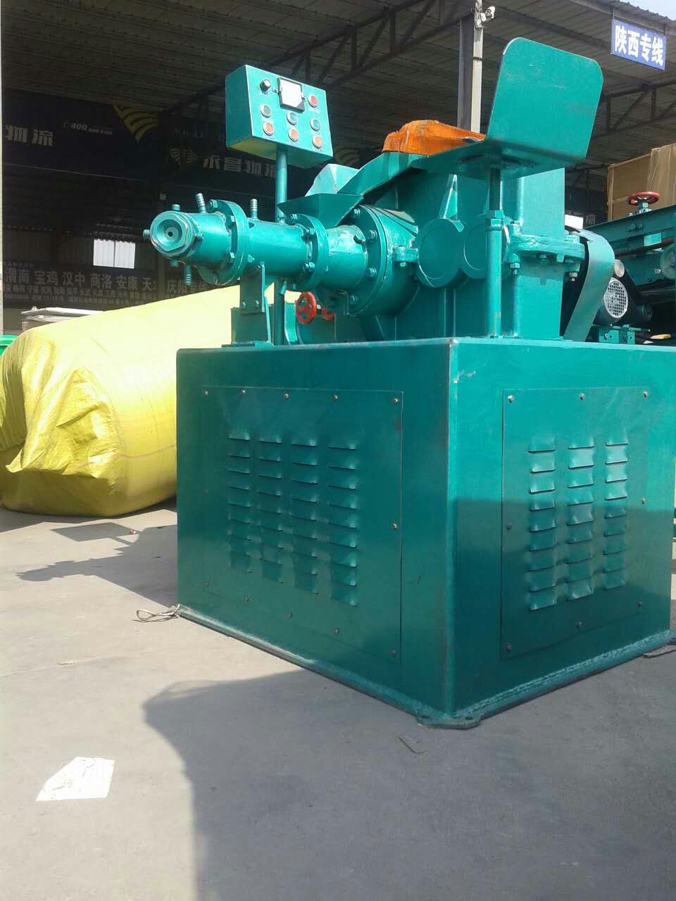 電焊條生產(chǎn)設(shè)備HLX-100電焊條機(jī)械設(shè)備廠家技術(shù)服務(wù)