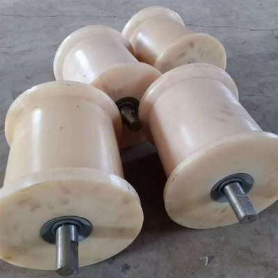 礦用聚氨酯地滾輪圓潤的輪體 200x300輪緣寬窄直徑大小